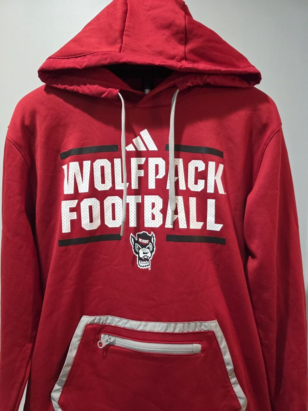 Adidas NC State Wolfpack Football Hoodie Mens Medium Red Pullover NCAA
